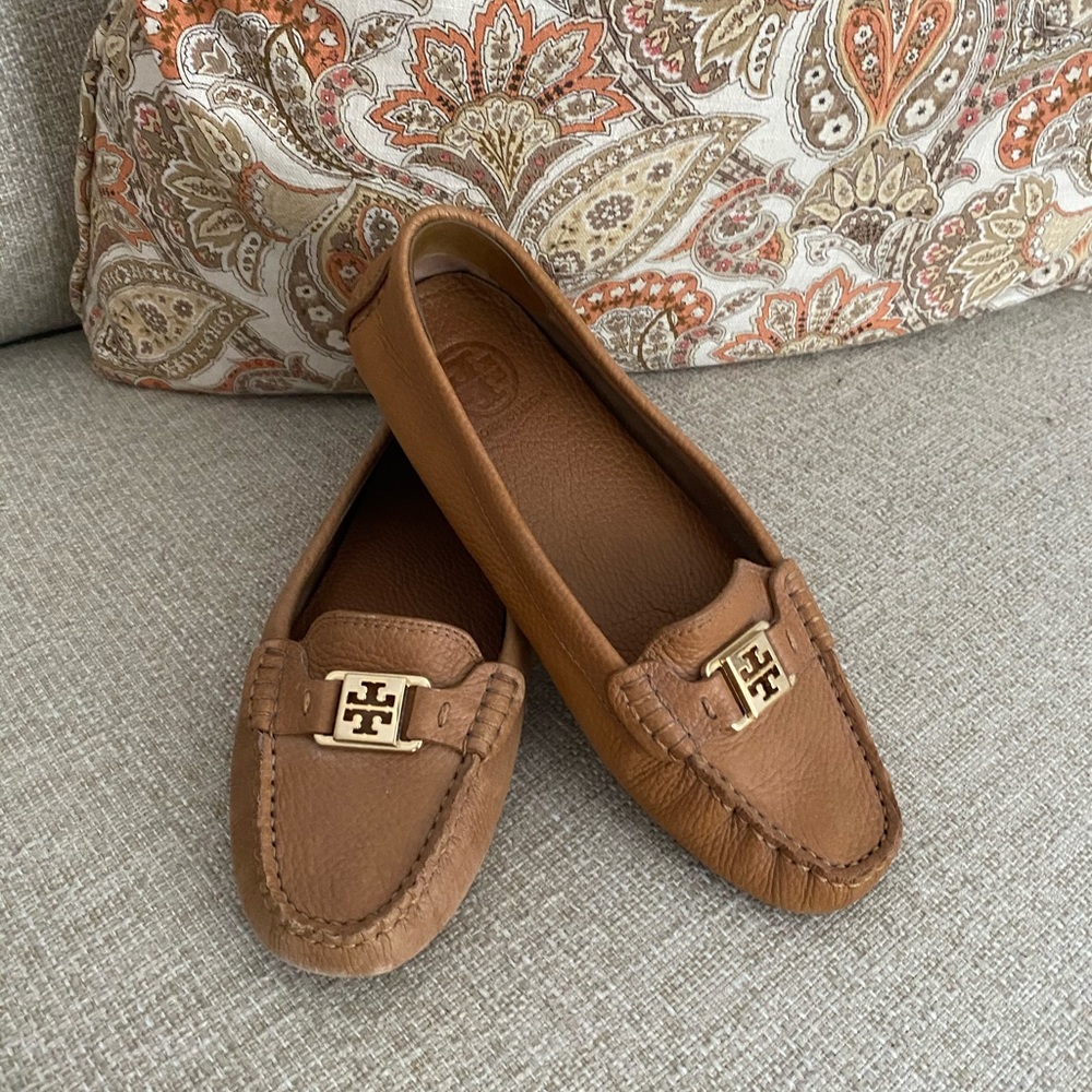 GUC Tory Burch Loafers